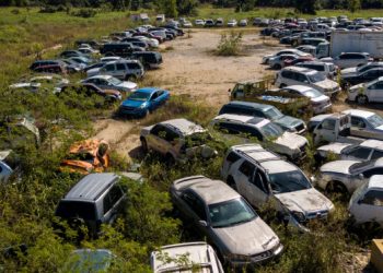 Centro retención de vehículos está en el abandono