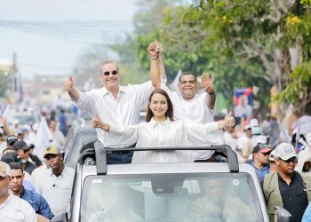 Oficialismo y oposición batallan con 3 frentes por los votos de febrero