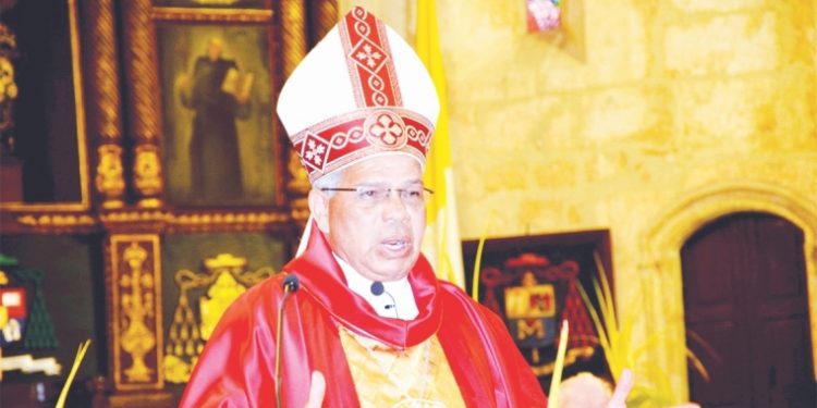 Arzobispo llama votar con conciencia política