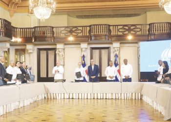 Gobierno y ambientalistas acuerdan resguardar las áreas protegidas