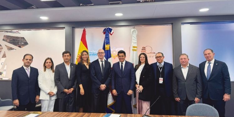 Presentan en Fitur Madrid-2024 a Santiago como destino turístico