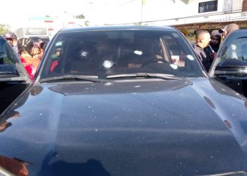 Nagua: Acribillan tres personas que se desplazaban en una yipeta