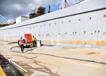 Intrant restringe el tránsito en paso a desnivel de la 27 de Febrero con Máximo Gómez en la noche