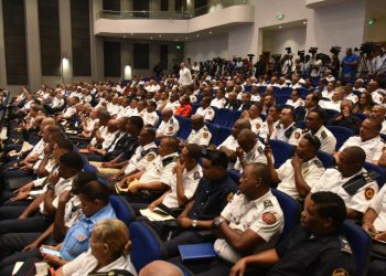 Gobierno anuncia incentivo de 15 mil pesos para los bomberos