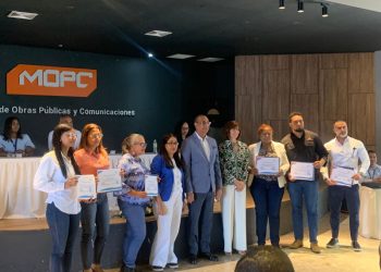 Empresas dirigidas por mujeres prestarán servicios para mantenimiento vial