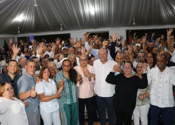 Grupo de los 100 proclama a Ulises Rodríguez como su candidato alcalde de Santiago