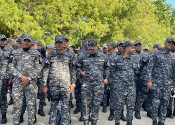 Más de 2 mil policías y militares serán diseminados para cuidar los recintos y colegios electorales de Santiago