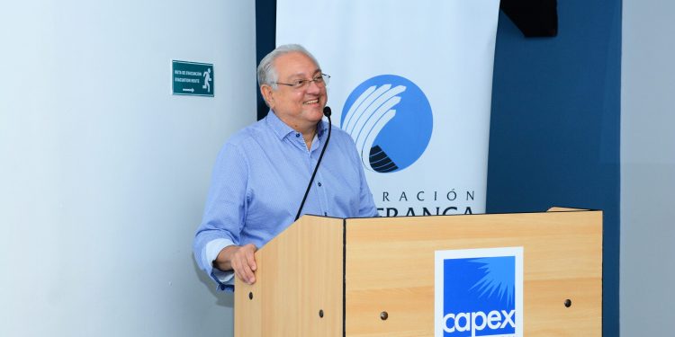 Miguel Lama da apertura al programa de actividades por el 50 aniversario de la Corporación Zona Franca