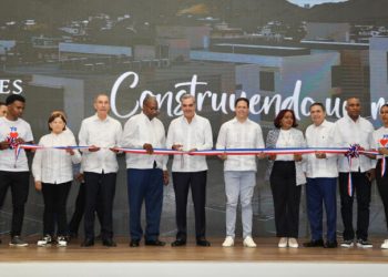 Entrega extensión de la UASD en Baní