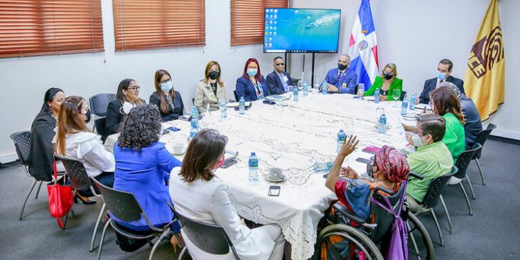 JCE garantiza el derecho al sufragio con el voto accesible a personas con discapacidad