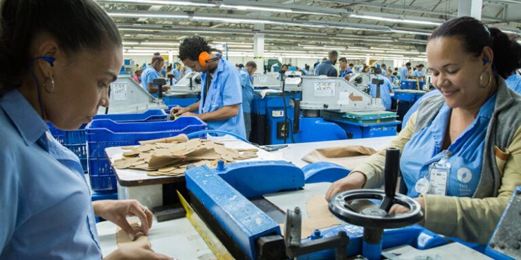 Empresas inician el piloto de la semana laboral reducida