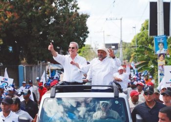 Abinader encabeza caravana en Dajabón y Mao en apoyo a candidatos municipales