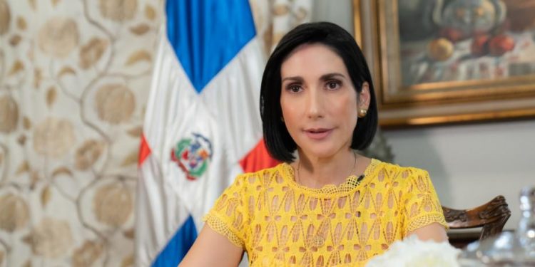 Raquel Arbaje dice sobre afectados en Salcedo que si hay que trasladarlos fuera del país se hará