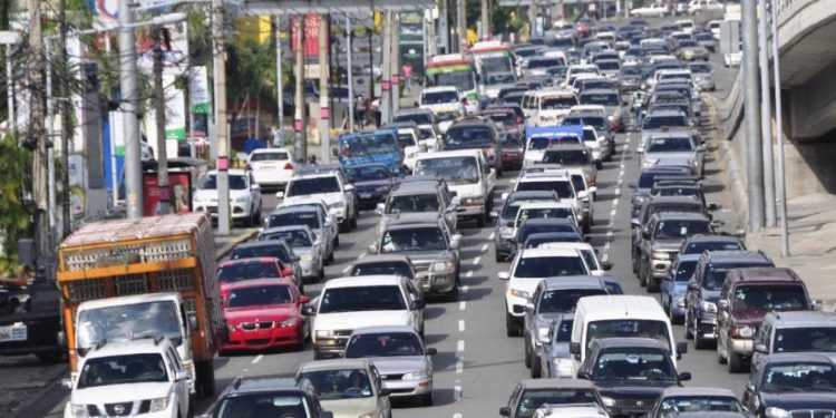 Vecinos de Naco reclaman aplicar con rigor la ley que regula el tránsito