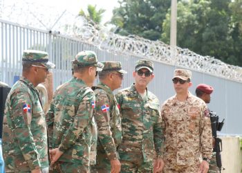 Ministro Defensa recorre frontera tras aumento de tensión en Haití