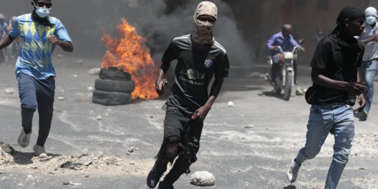 Nueva jornada sangrienta a manos de bandas armadas en Haití