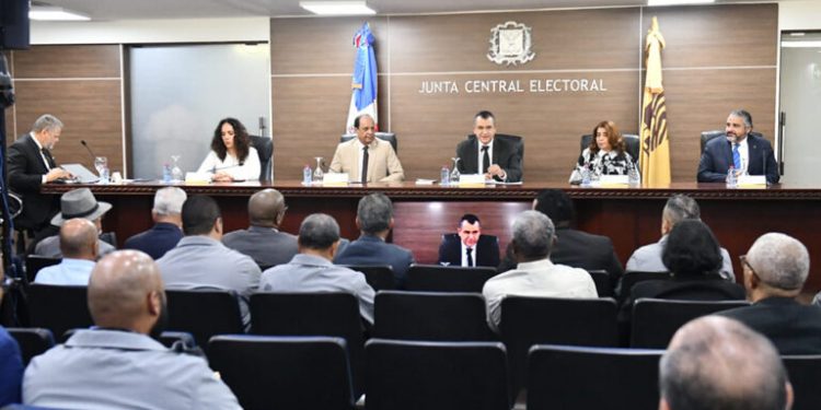 JCE otorga 48 horas a partidos para hacer reparos de alianzas