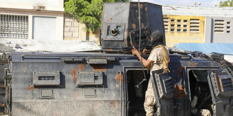 Policía haitiana dice que los nuevos ataques sobrepasaron a sus agentes