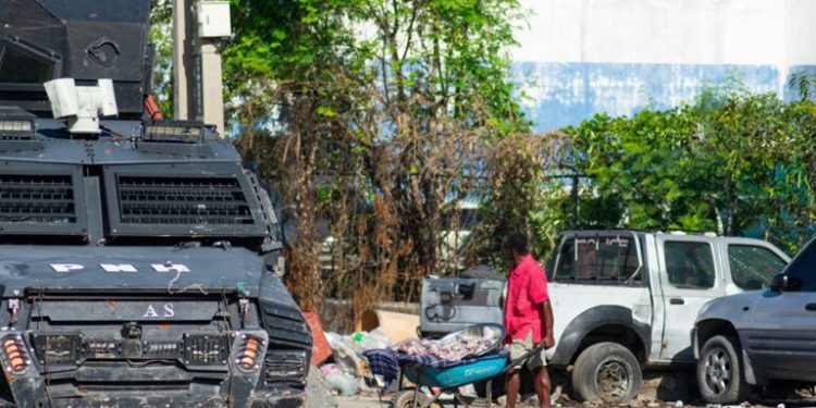 Tensa calma en Haití; ocupan edificio del gobierno