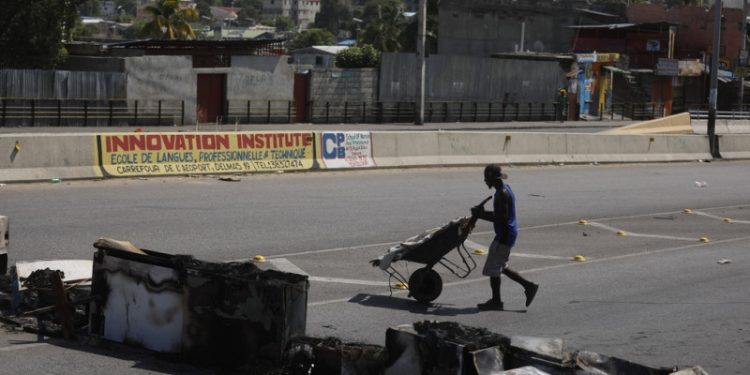 Haití prorroga un mes el estado de emergencia