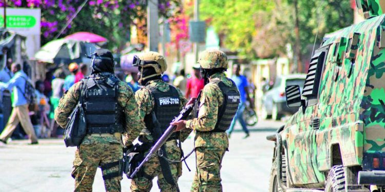 Militares de EEUU aseguran su embajada en Puerto Príncipe