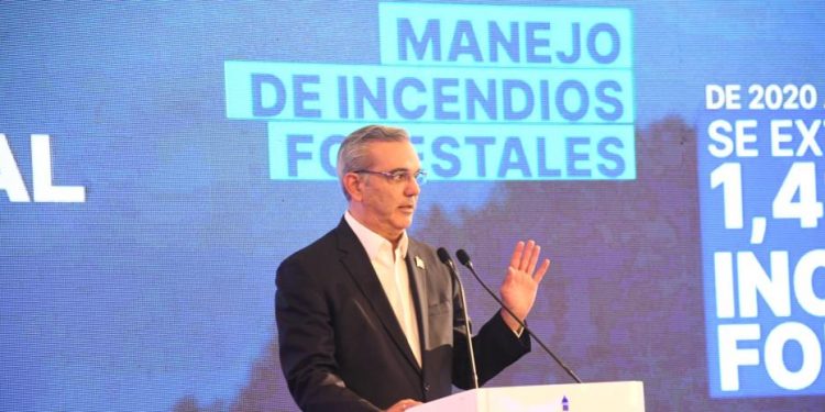 Abinader: “Nosotros no podemos hacer más” por Haití