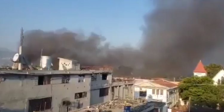 Fuego afecta la Penitenciaría Nacional en Puerto Príncipe, de donde huyeron miles de presos