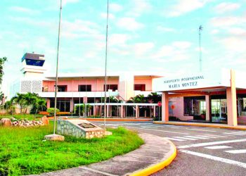 Dos aeropuertos y un helipuerto habilitados por el gobierno para recibir evacuados de Haití