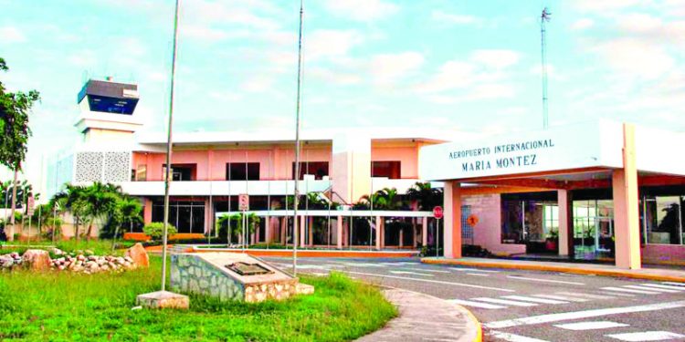 Dos aeropuertos y un helipuerto habilitados por el gobierno para recibir evacuados de Haití
