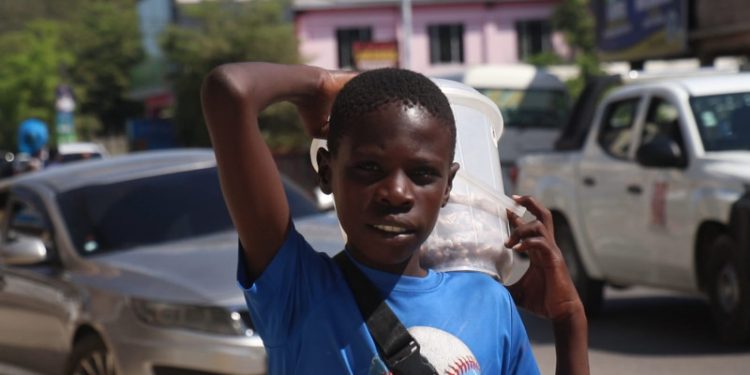 Crisis en Haití provoca desplazamiento de menores haitianos a Dajabón en busca de comida