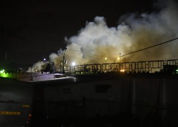 Unos 400 privados de libertad han sido trasladados a La Vega y SFM tras incendio en La Victoria