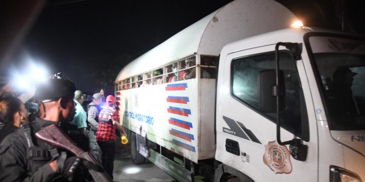 Los presos trasladados por incendio La Victoria están en La Vega y San Francisco de Macorís