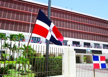 Noventa de 210 legisladores aspiran a ser reelectos en las elecciones del 19 de mayo