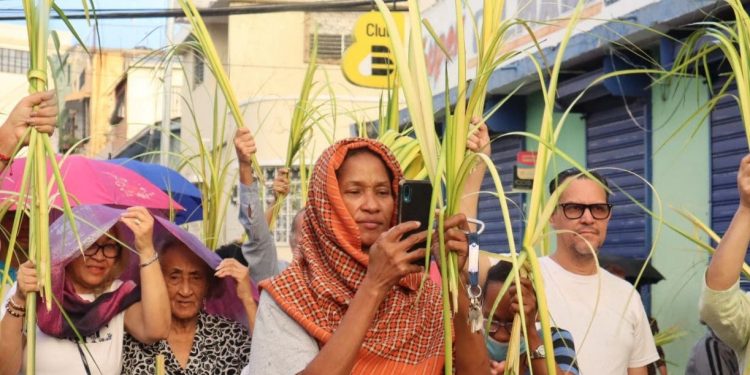 Iglesia llama a la gente a Semana Santa apacible