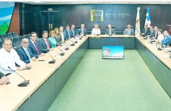 BCRD pasa revista a economía con la directiva del Conep