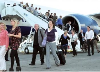 Costo de los pasajes aéreos sigue como espinita del turismo