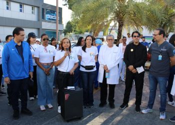 Nefrólogos realizan caminata por el Día Mundial del Riñón en Santiago