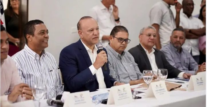 Liga Municipal y Fedomu continúan capacitación alcaldes electos en regiones Cibao Norte y Noroeste
