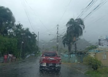 Sistema frontal provoca lluvias, ráfagas viento y oleaje anormal