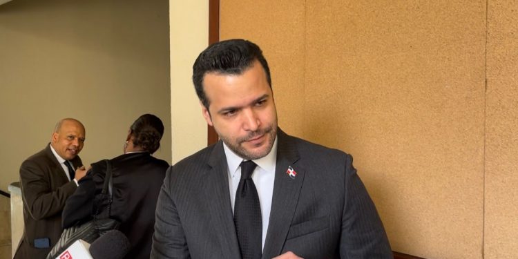 Rafael Paz debe un millón 254 mil pesos por trabajo realizado y no pagado, según abogado