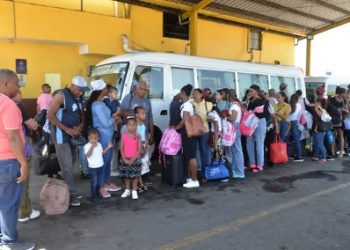 Ciudadanos se van a sus pueblos a pasar la Semana Santa