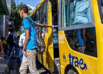 Transporte escolar gratuito llega a cuatro provincias del sur de la RD