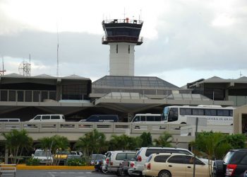 Aeropuerto Internacional de Las Américas vuelve a la normalidad tras desprendimiento en una pista