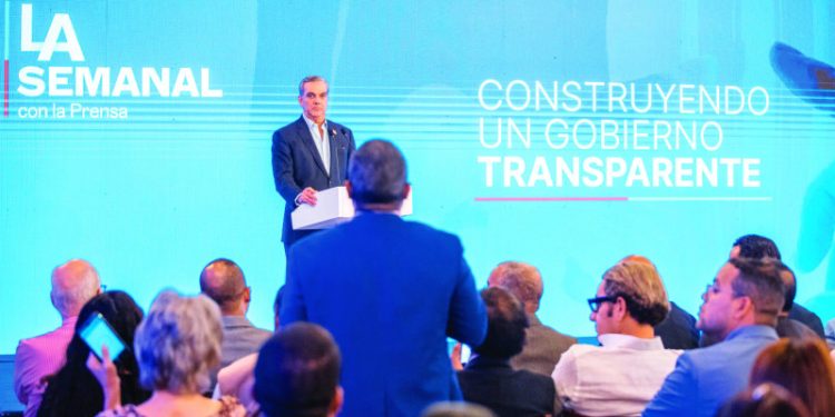 Abinader llama a haitianos desistir canal en río Masacre y afirma mantendrá La Vigía en operación