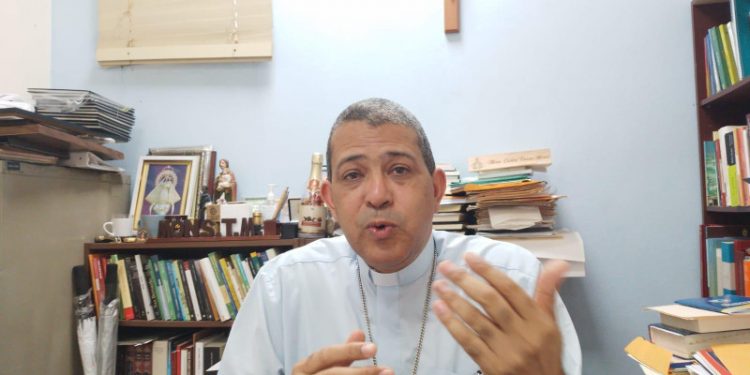 Firmó carta de Gutiérrez sin el permiso de la Iglesia