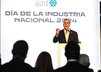 Abinader, Leonel y Abel comparecen ante AIRD y plantean impulsar el sector industrial