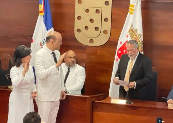 Ulises Rodríguez asume la alcaldía de Santiago con la ausencia de Abel Martínez