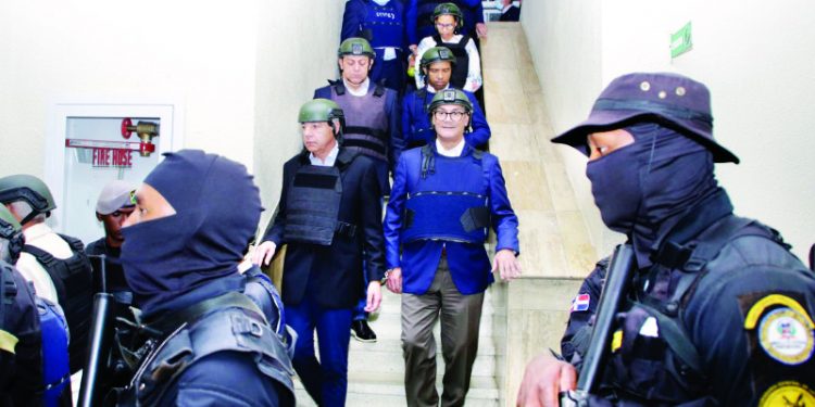 Fiscales acusan de corrupción a otras 16 personas en caso Calamar