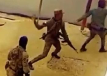 Miembros del Ejército se enfrenta a tiros, pedradas y botellazos con civiles en Dajabón