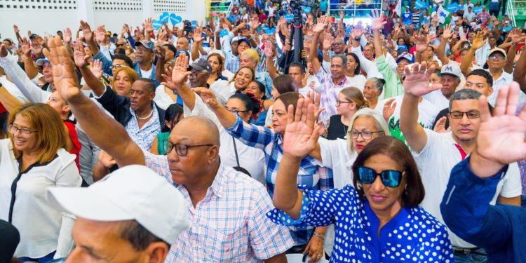 Campaña electoral arriba a su último mes con intensidad